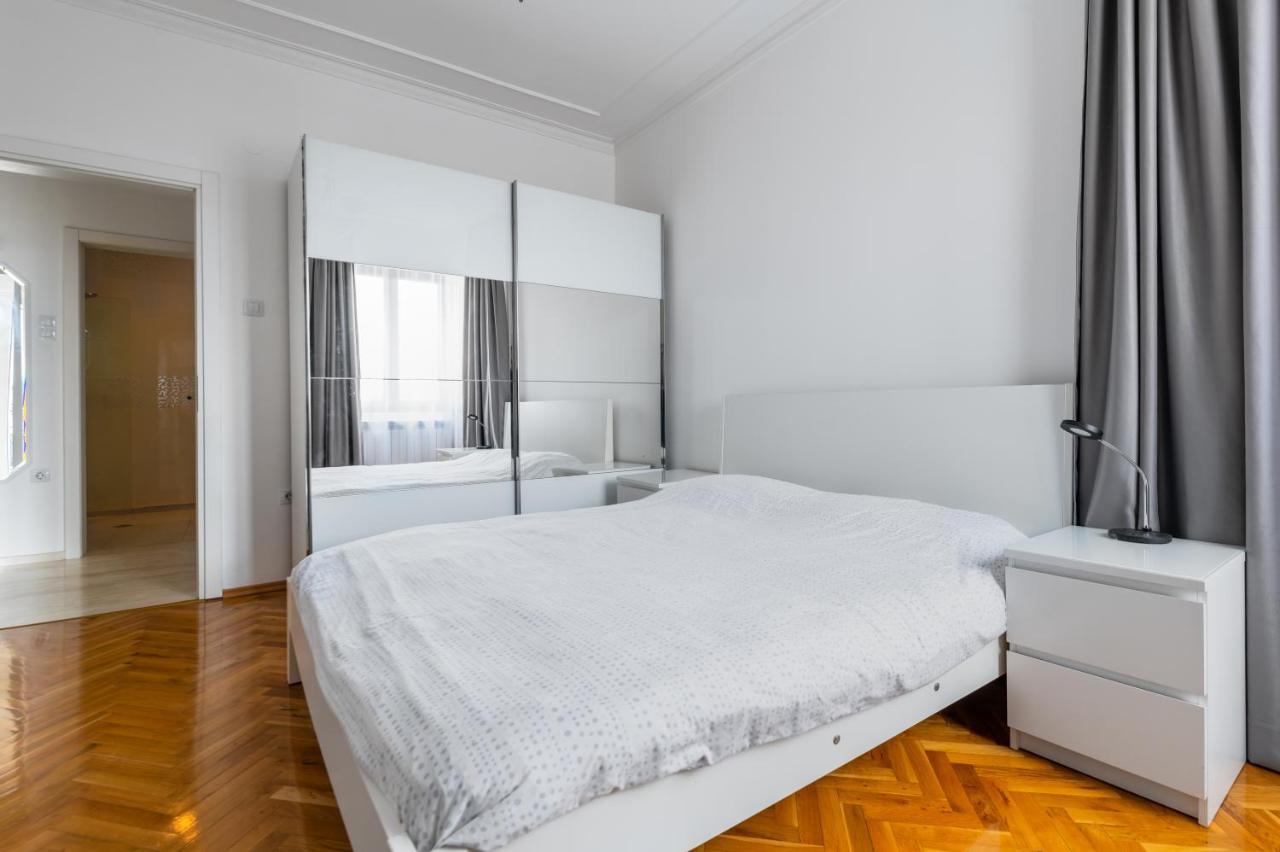 Vitosha Str 2Bd White & Blue Apt By Flat Mаnager Σόφια Εξωτερικό φωτογραφία